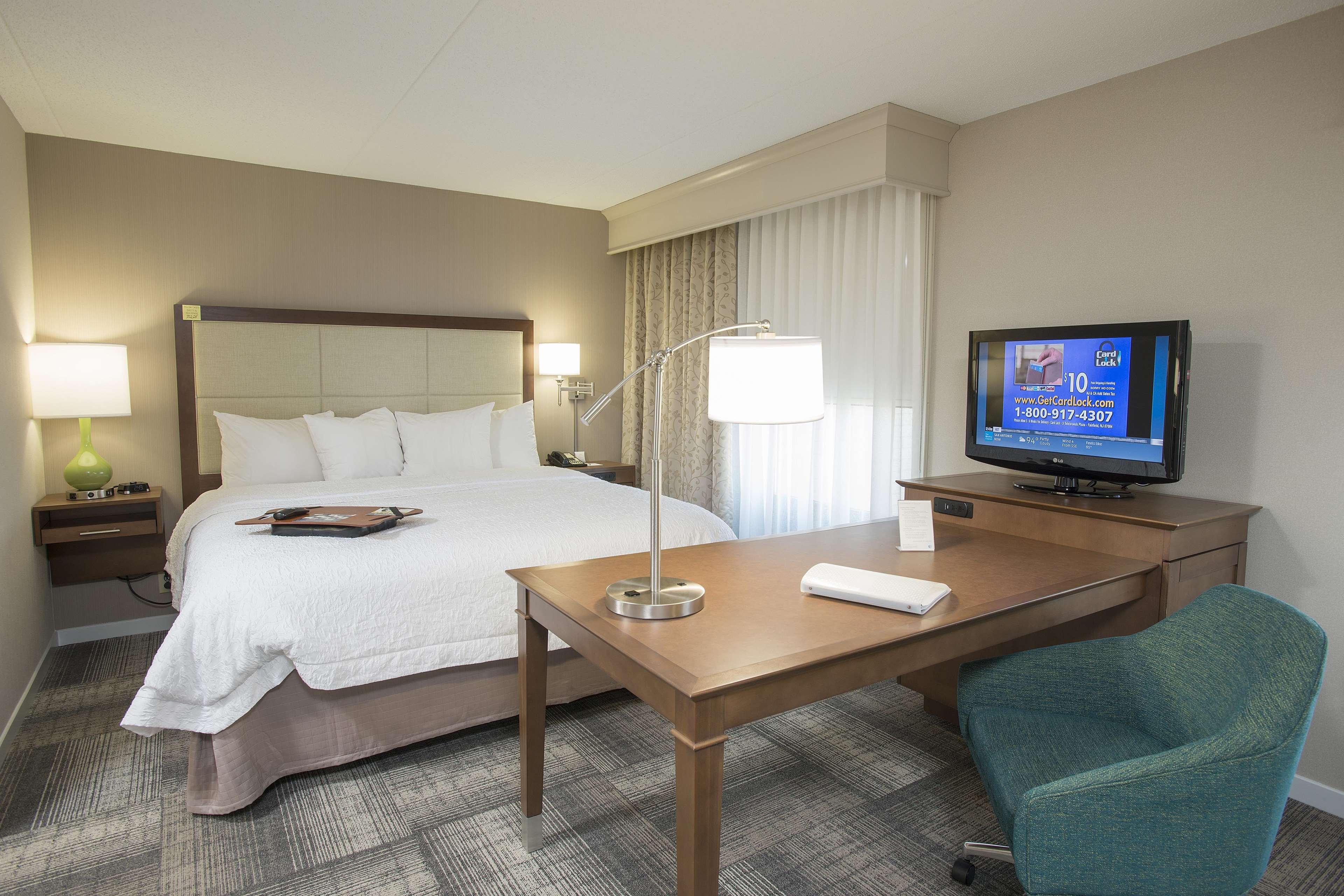 Hampton Inn & Suites Cincinnati-Union Centre West Chester Eksteriør billede