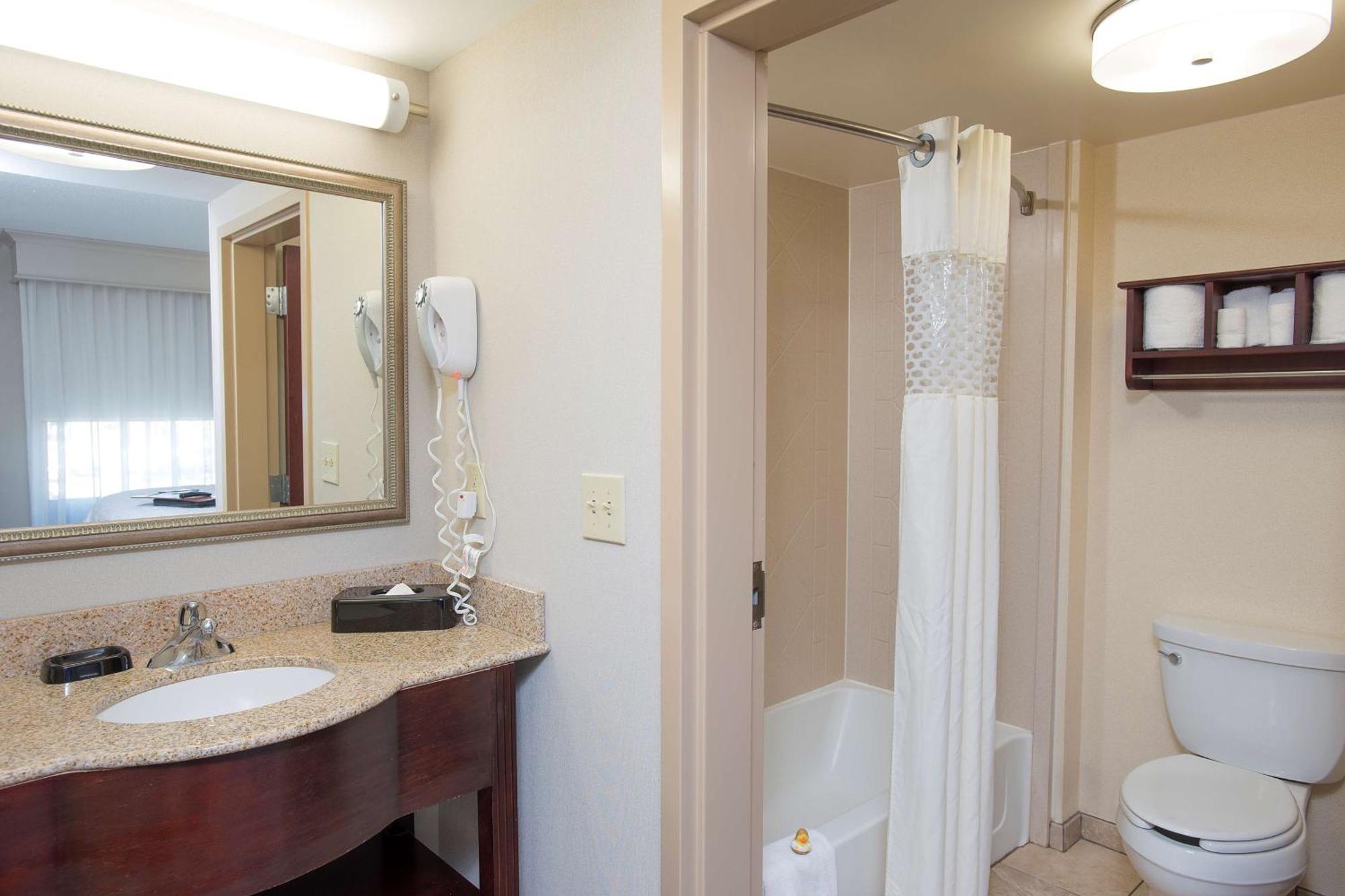 Hampton Inn & Suites Cincinnati-Union Centre West Chester Eksteriør billede